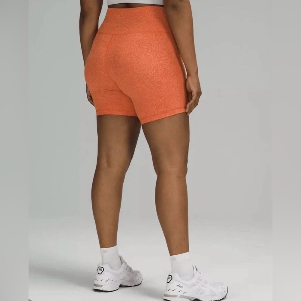 Lululemon Wunder Train High-Rise Short 6"
Crunch Warm Coral 6